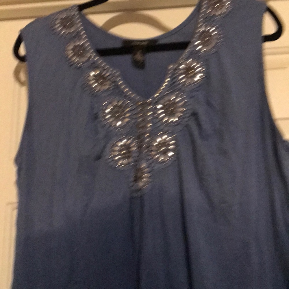 Shirt - Picture 3 of 4